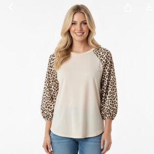 LOVELY J leopard print top size medium